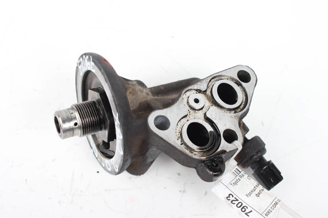 Корпус масляного фільтра 1560927010 TOYOTA