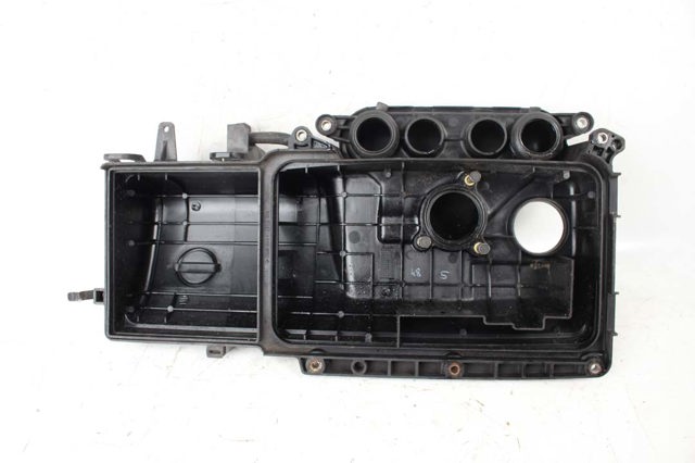 Корпус повітряного фільтра, верхня частина 16526AX60A NISSAN