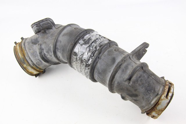 Патрубок повітряний, вихід повітряного фільтра 1788028240 TOYOTA