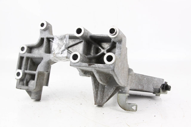 Кріплення генератора 1801A100 MITSUBISHI