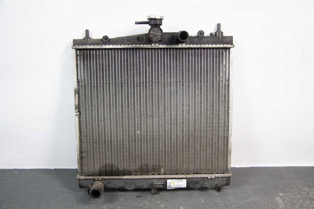 Радіатор охолодження двигуна 21410AX600 NISSAN