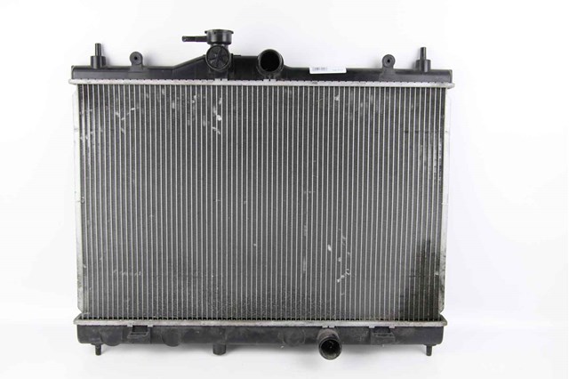 Радіатор двигуна 21410BA60A NISSAN