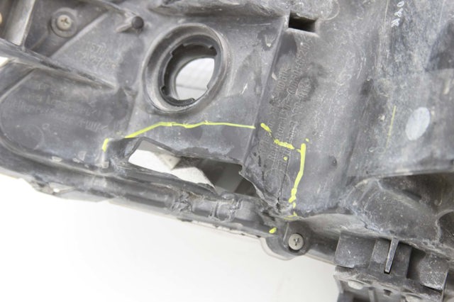 Фара передня права 260101AA0D NISSAN