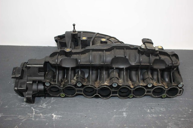 Колектор впускний 283102F010 HYUNDAI