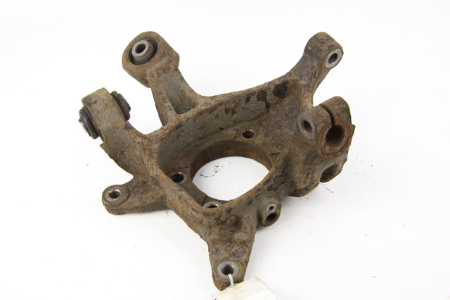 Кулак поворотний правий 28411FG020 SUBARU
