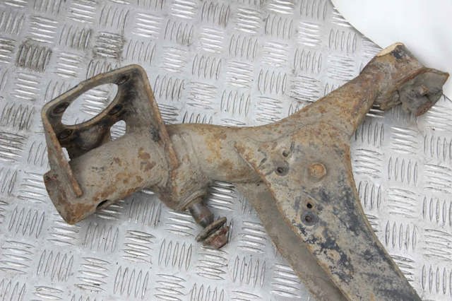 Балка задньої підвіски, підрамник 4210132040 TOYOTA