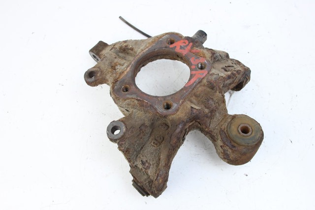 Кулак поворотний правий 4230448031 TOYOTA