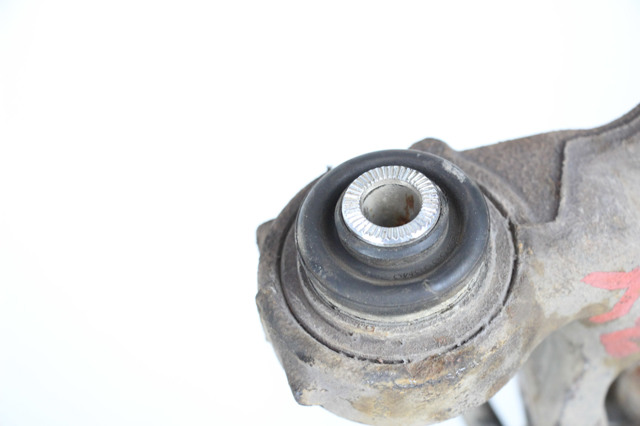 Цапфа поворотного кулака 4230542020 TOYOTA