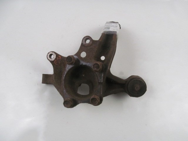 Кулак поворотний лівий 4230548020 TOYOTA