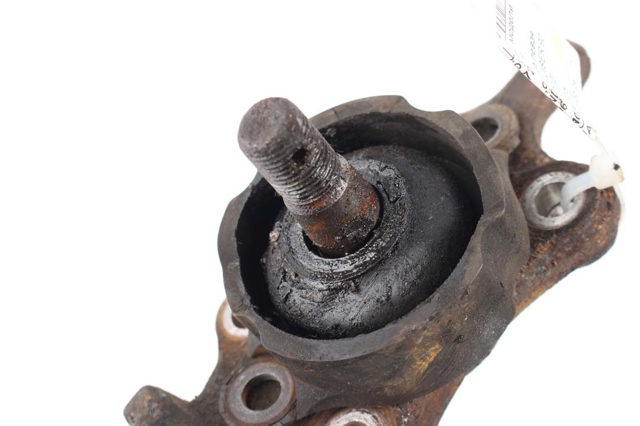 Кульова опора, нижня, ліва 4334039325 TOYOTA