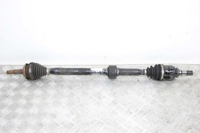 Піввісь передня, права 4341005450 TOYOTA