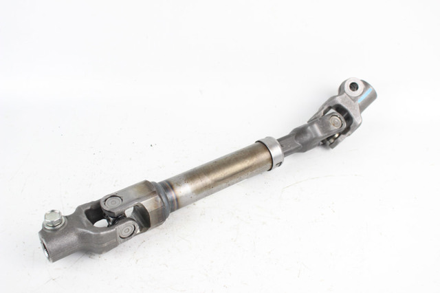 Вал рульової колонки, нижній 4526047090 TOYOTA