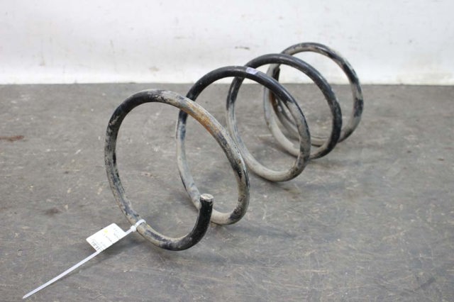 Пружина передня 4813142260 TOYOTA