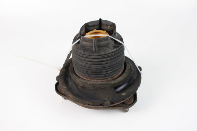 Кріплення переднього амортизатора 4860942040 TOYOTA