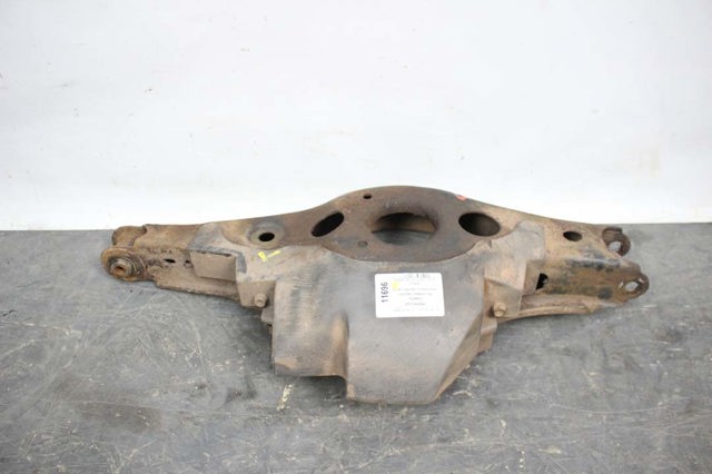 Балансир задній нижній, правий 4873042040 TOYOTA