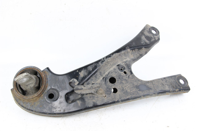 Важіль/тяга задньої підвіски подовжній нижній, правий 4876048061 TOYOTA