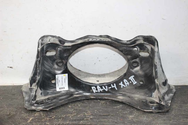 Балка задньої підвіски поперечна 5120642040 TOYOTA