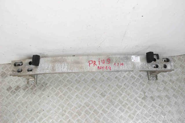 Балка бампера переднього Тойота Пріус