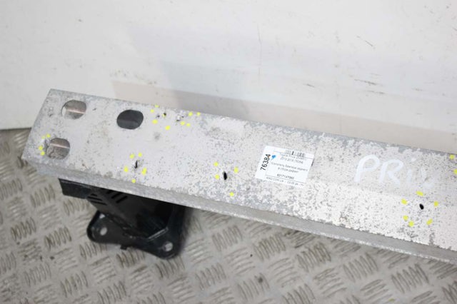 Буфер бампера заднього Тойота Пріус