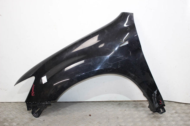 Ліве переднє крило 5220F465 MITSUBISHI