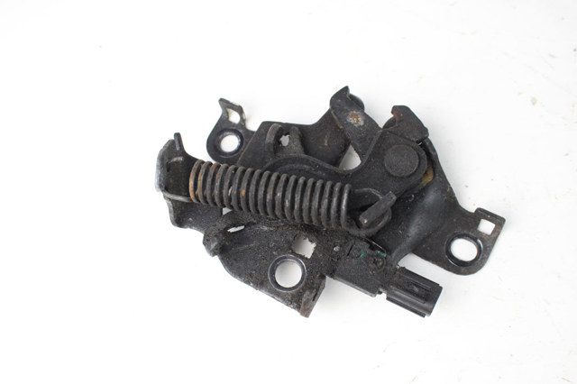 Замок кришки капота 5351047090 TOYOTA