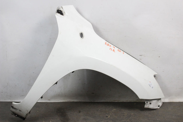 Переднє праве крило 5380142130 TOYOTA