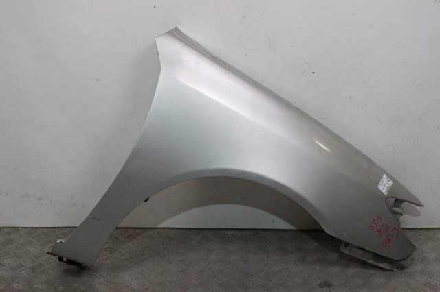 Переднє праве крило 53801AA020 TOYOTA