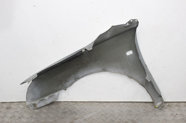 Переднє праве крило 5381105020 TOYOTA