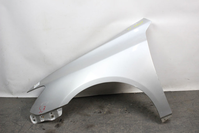 Ліве переднє крило 5381233180 TOYOTA