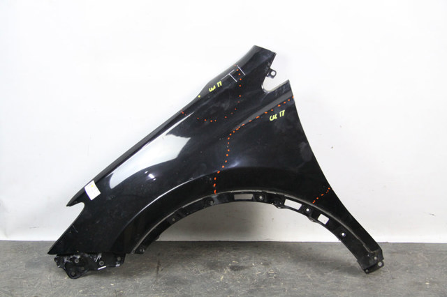 Ліве переднє крило 5381242350 TOYOTA