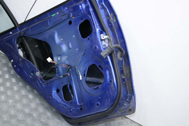 Двері пасажирськи задні ліві 5730A581 MITSUBISHI