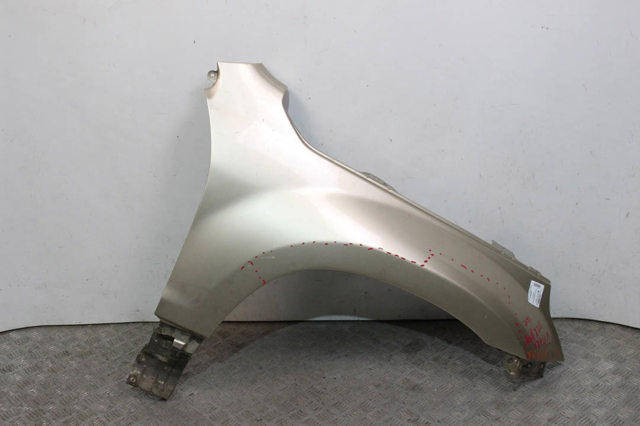 Переднє праве крило 5760065810 SUZUKI