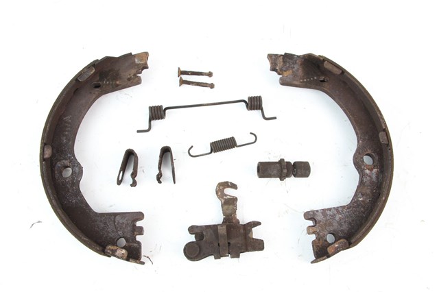Колодки стоянкового гальма 582502W000 HYUNDAI