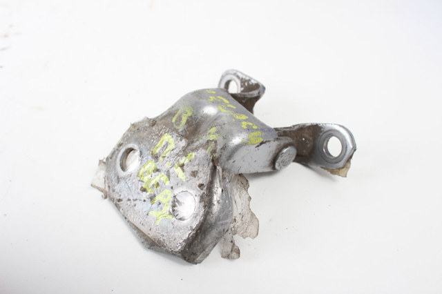 Петля передніх дверей права 60079AG011 SUBARU