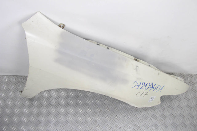 Переднє праве крило 60211SEA000 HONDA