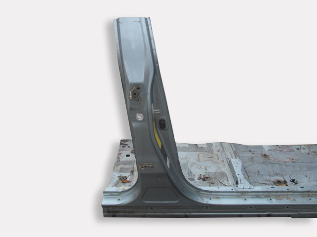 Стійка кузова передня, права 6113148030 TOYOTA