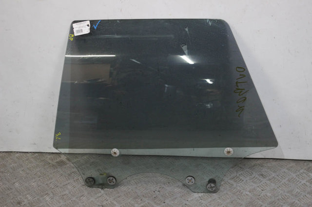 Скло задньої двері лівої 62011AG010 SUBARU