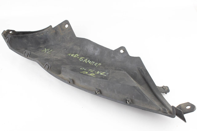 Переднє праве ікло бампера 6400A470 MITSUBISHI