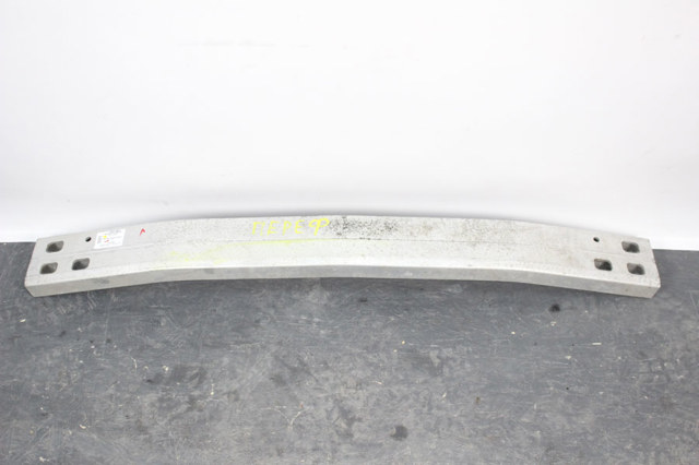 Шина бампера заднього 6410C068 MITSUBISHI
