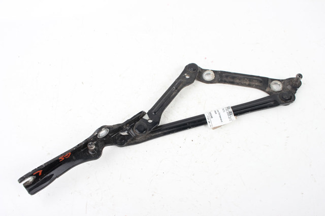 Завіса кришки багажника 6452030240 TOYOTA