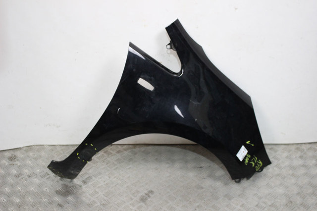 Переднє праве крило 663211W150 HYUNDAI