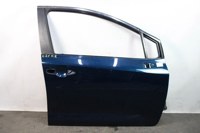 Дверка передня права 6700102560 TOYOTA