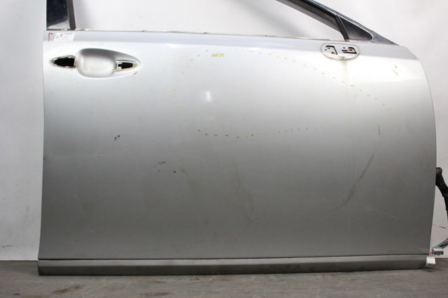 Дверка передня права 6700133180 TOYOTA