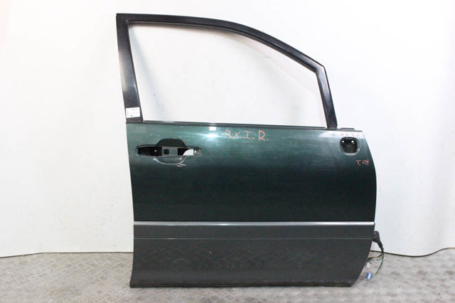 Дверка передня права 6700148011 TOYOTA