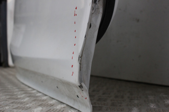 Пасажирські передні двері 6700179055 TOYOTA