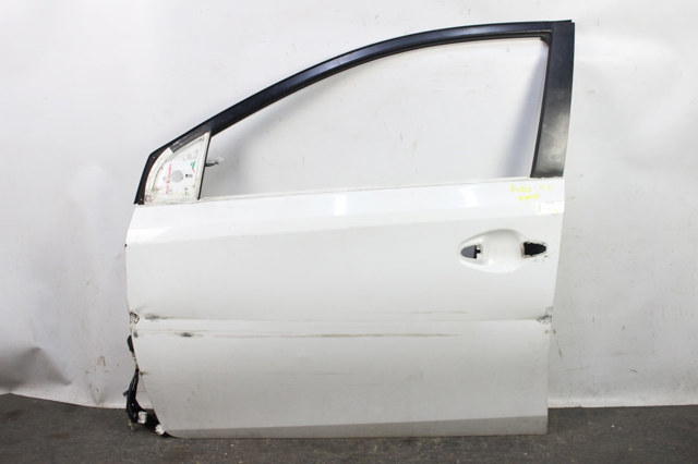 Водійські двері 6700202530 TOYOTA