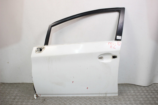 Водійські двері 6700247070 TOYOTA