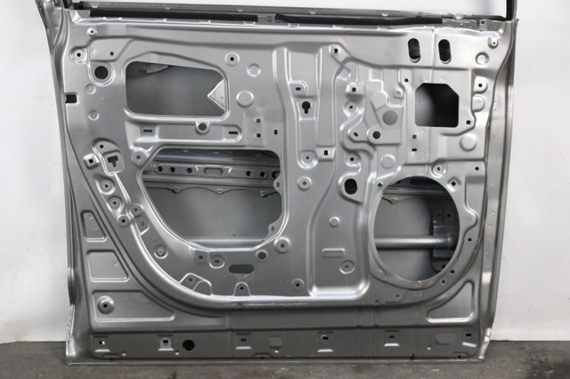 Водійські двері 6700248160 TOYOTA