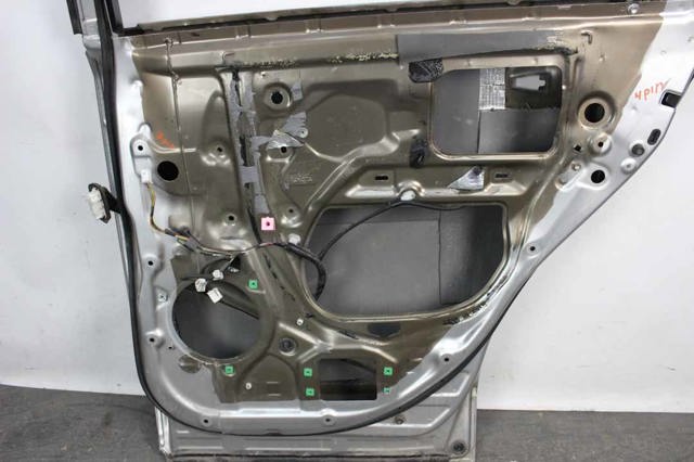 Двері задні в зборі 670030T020 TOYOTA