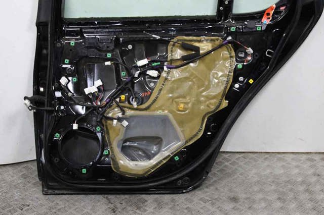 Двері задні в зборі 6700350060 TOYOTA